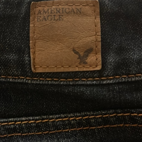 American Eagle Artist Crop Jean Distressed Size 8 EUC Stretch - Picture 9 of 10